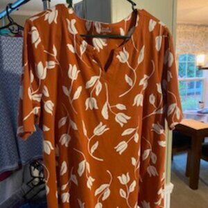 LIKE NEW: Plus Size Woman's notch neck short sleeve Croft & Barrow